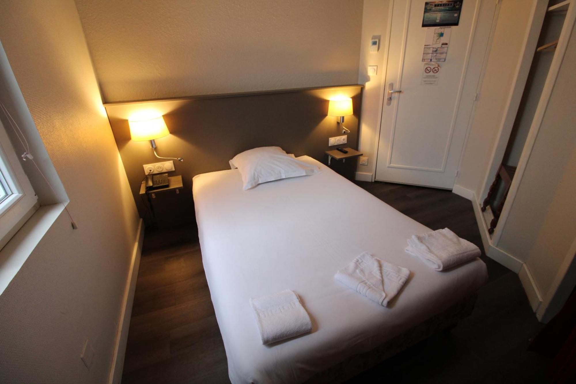 Hotel Casabianca Moulins  Ngoại thất bức ảnh